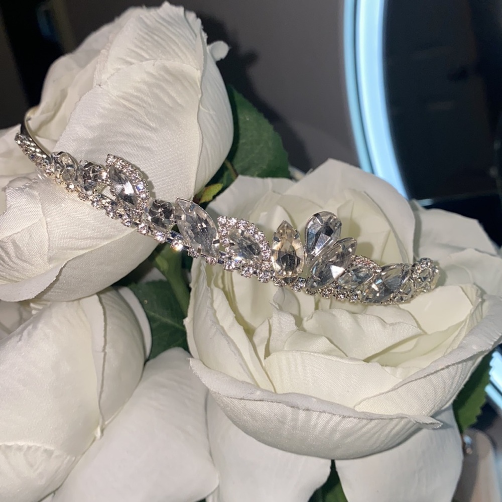 Tiara - image 3